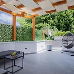 Deluxe Rooms And Apartments Korzo